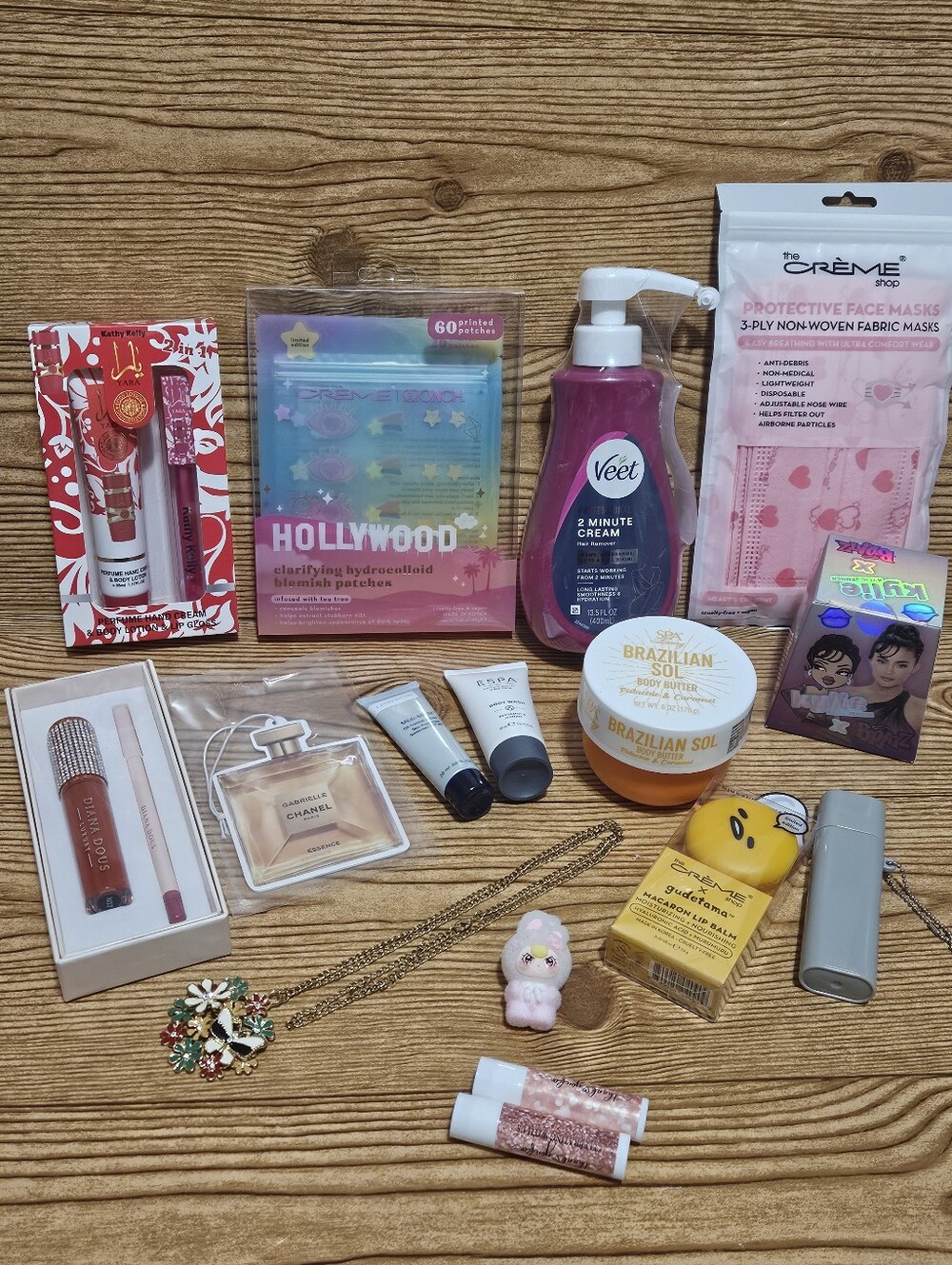 Beauty And Essentials Bundle 15 Piece Creme Shop Yara Espa And More - Picture 2 of 5